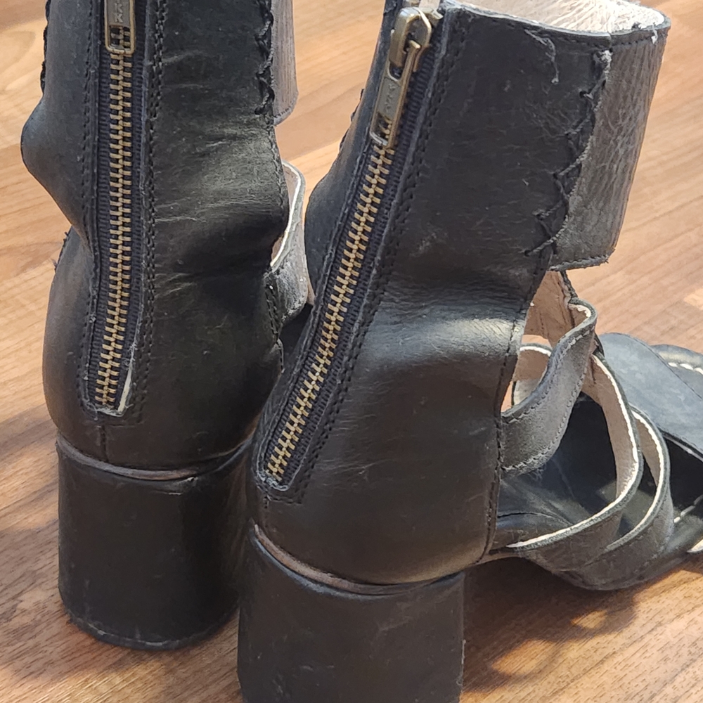 Freebird by Steven Black Heeled Boots with Sleek Design, All Leather,zipper On